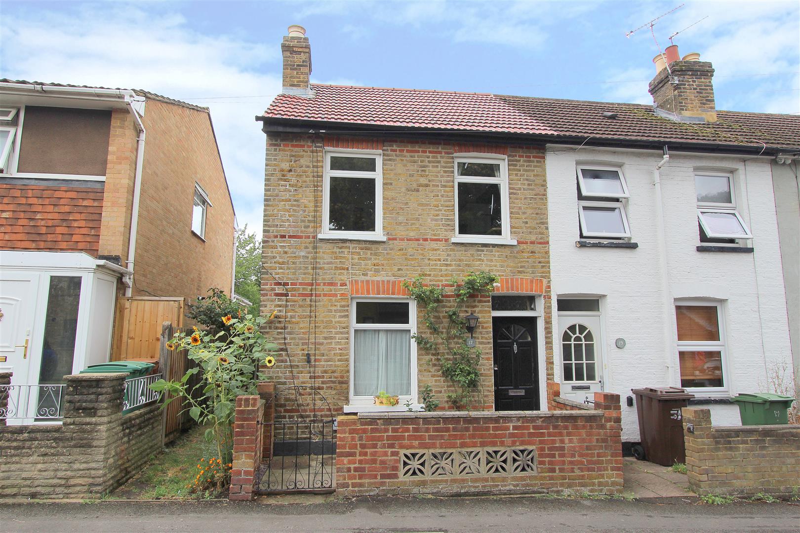 2 bed property in Clarence Road, Sutton
